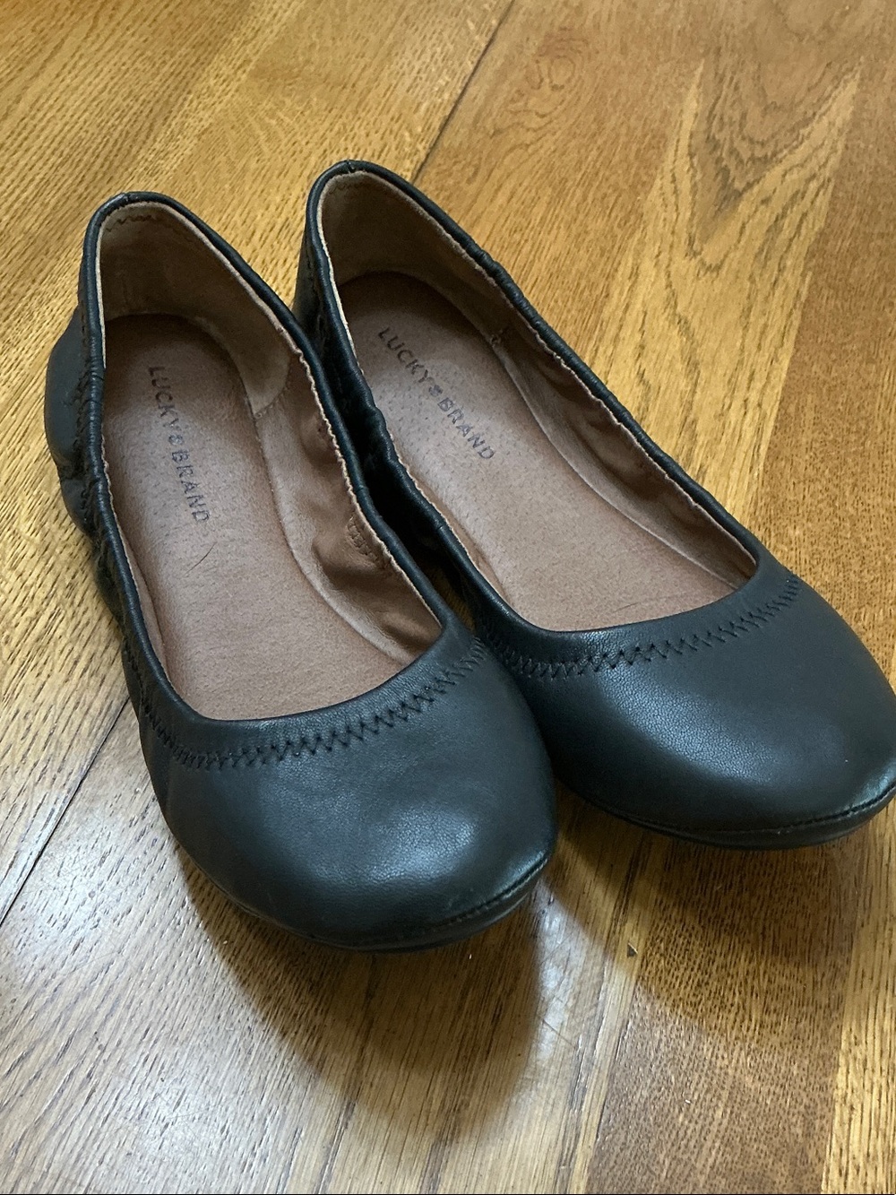 Woman’s Lucky Brand Emmie Ballet leather black flat. Size 6.5. Never worn! New!